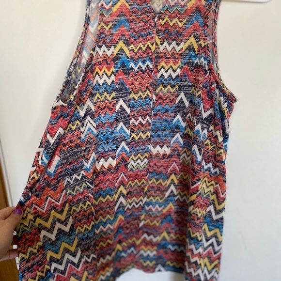 Large cute Aztec, print tank top - Picture 3 of 4